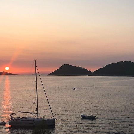 Villa Iva Lastovo Uble エクステリア 写真