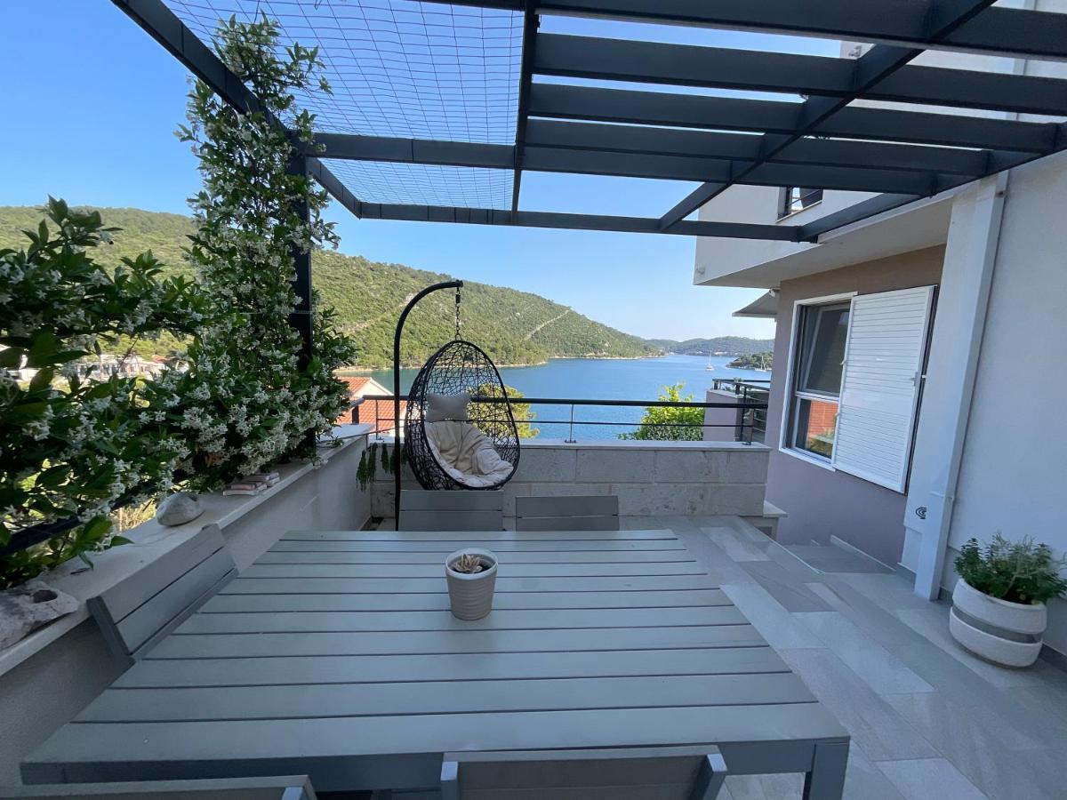 Villa Iva Lastovo Uble エクステリア 写真