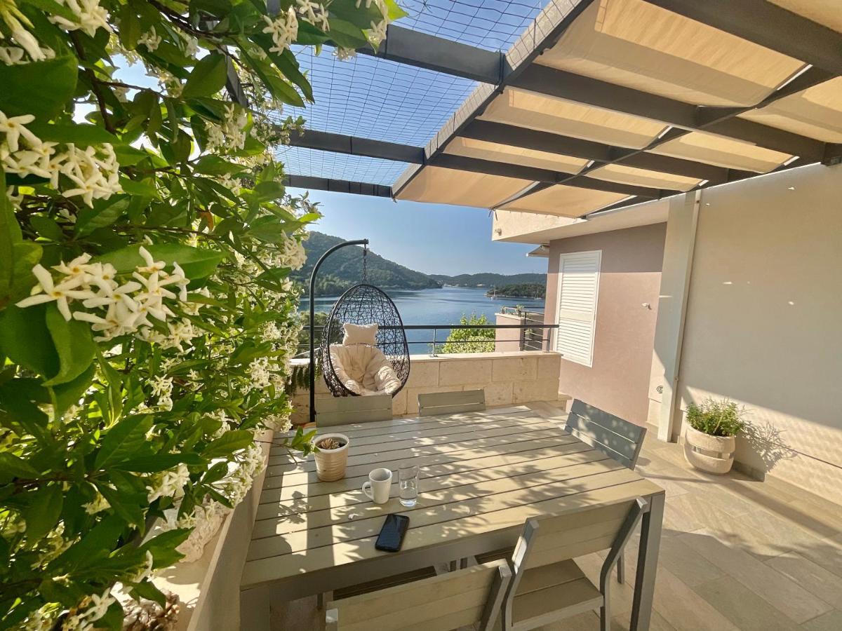 Villa Iva Lastovo Uble エクステリア 写真