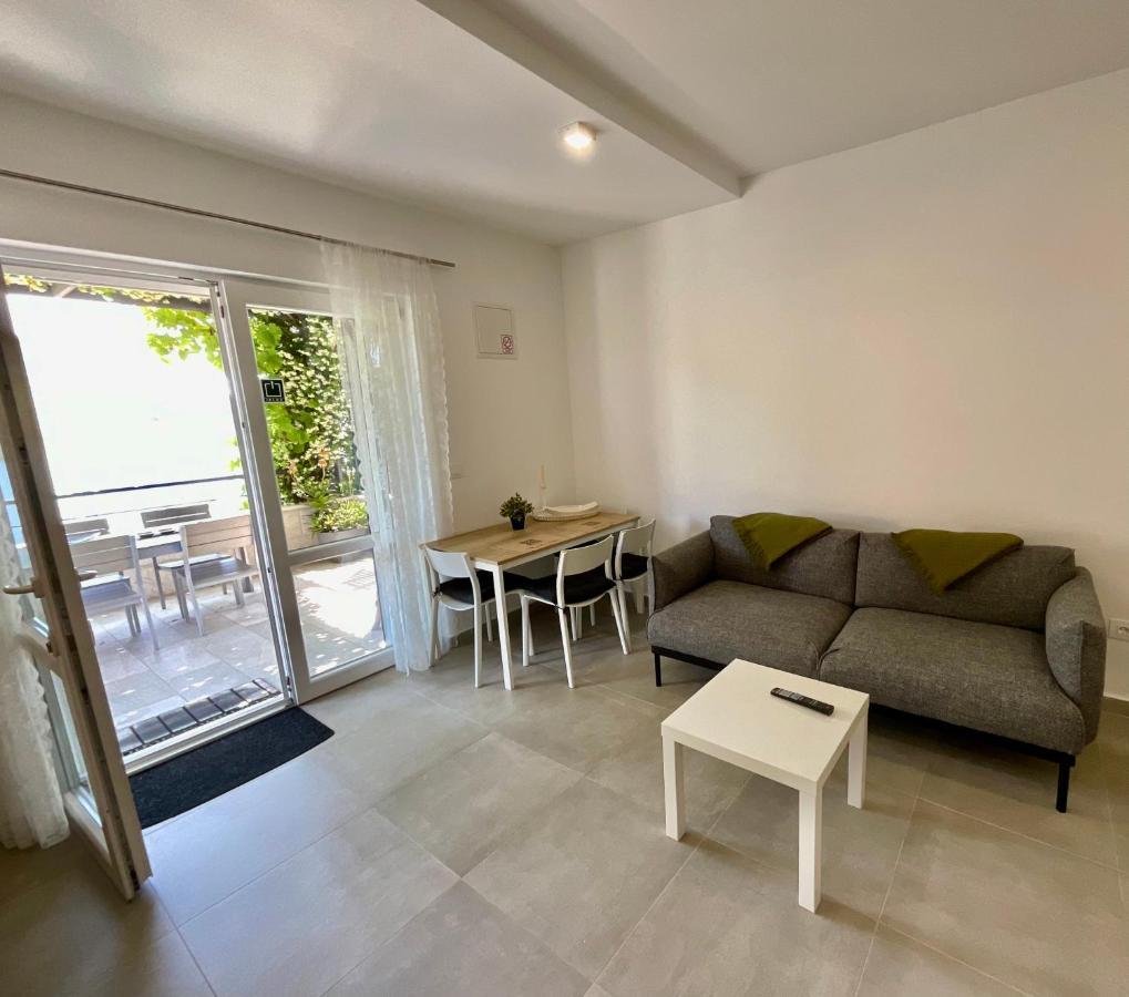 Villa Iva Lastovo Uble エクステリア 写真