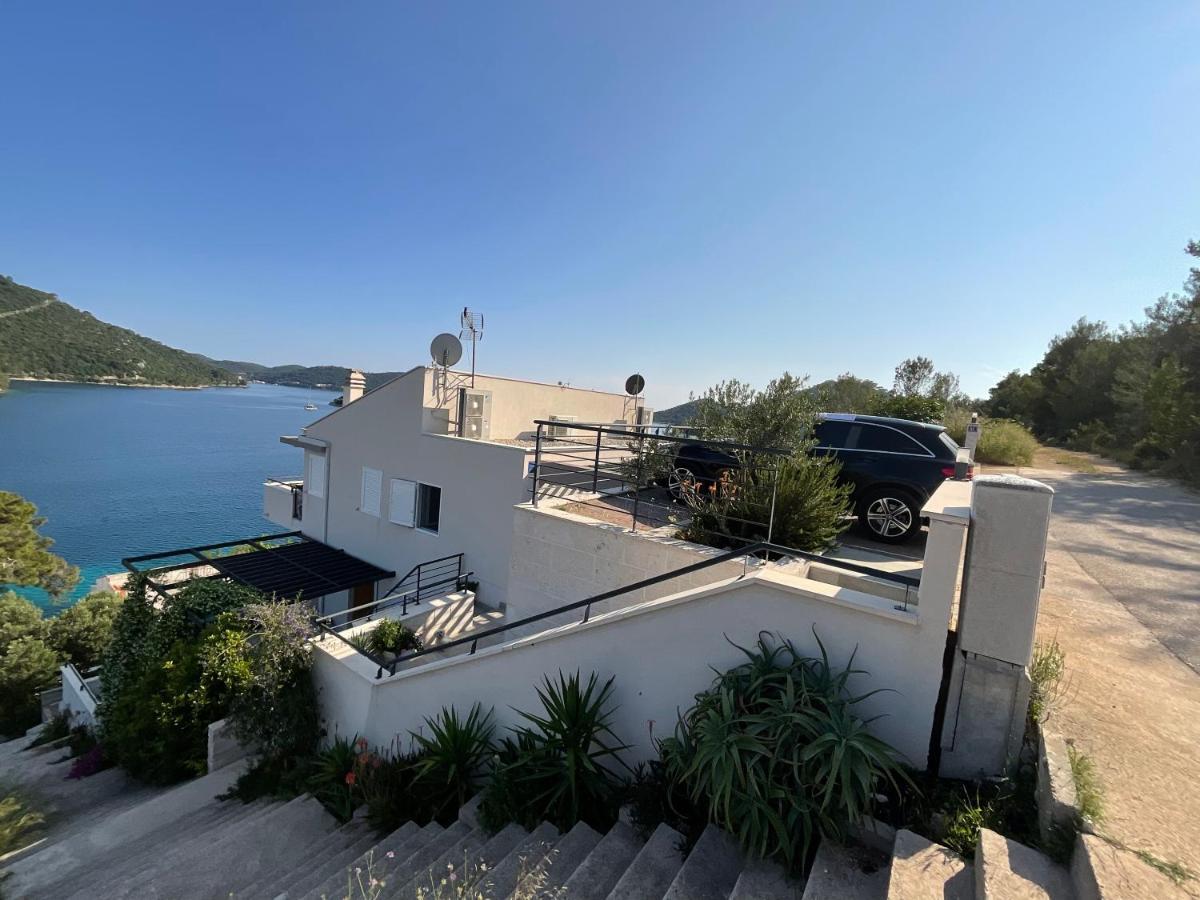 Villa Iva Lastovo Uble エクステリア 写真