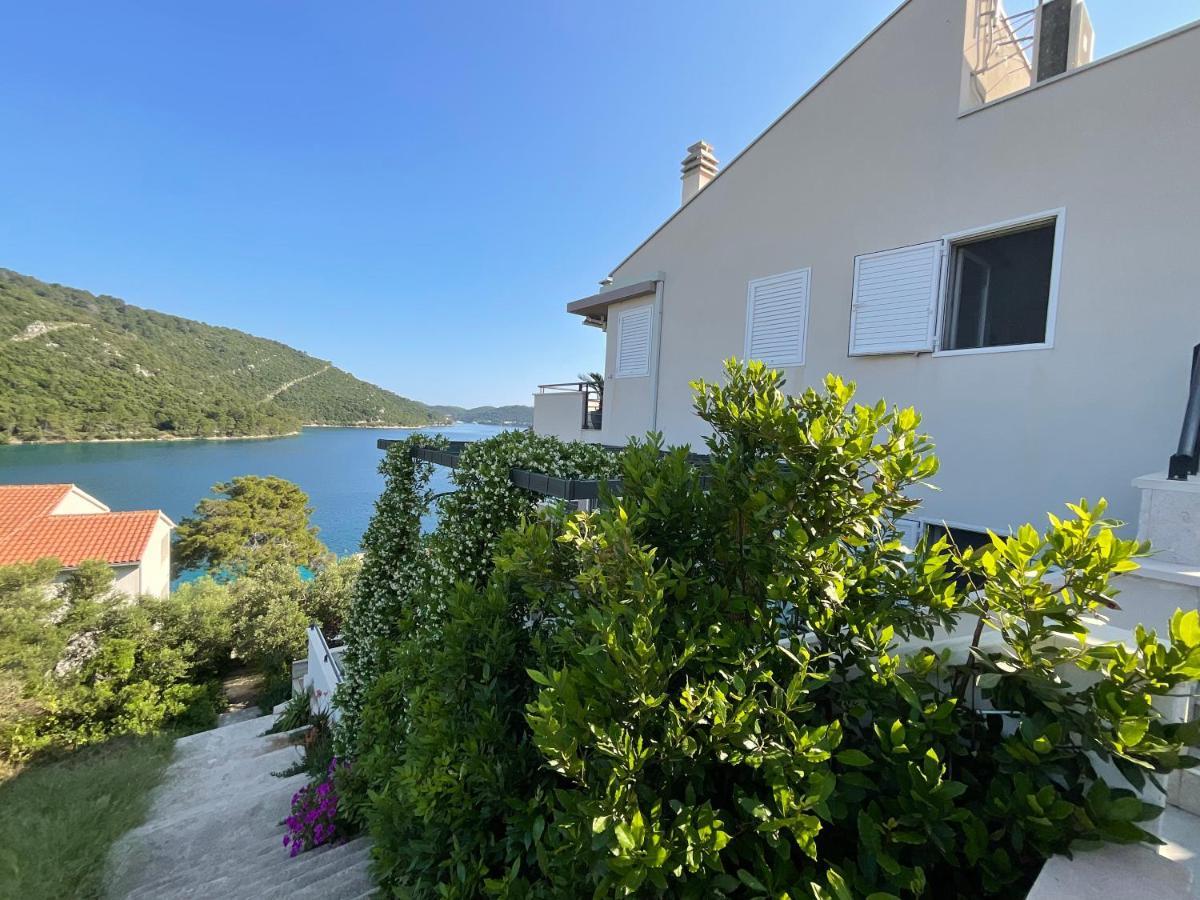 Villa Iva Lastovo Uble エクステリア 写真