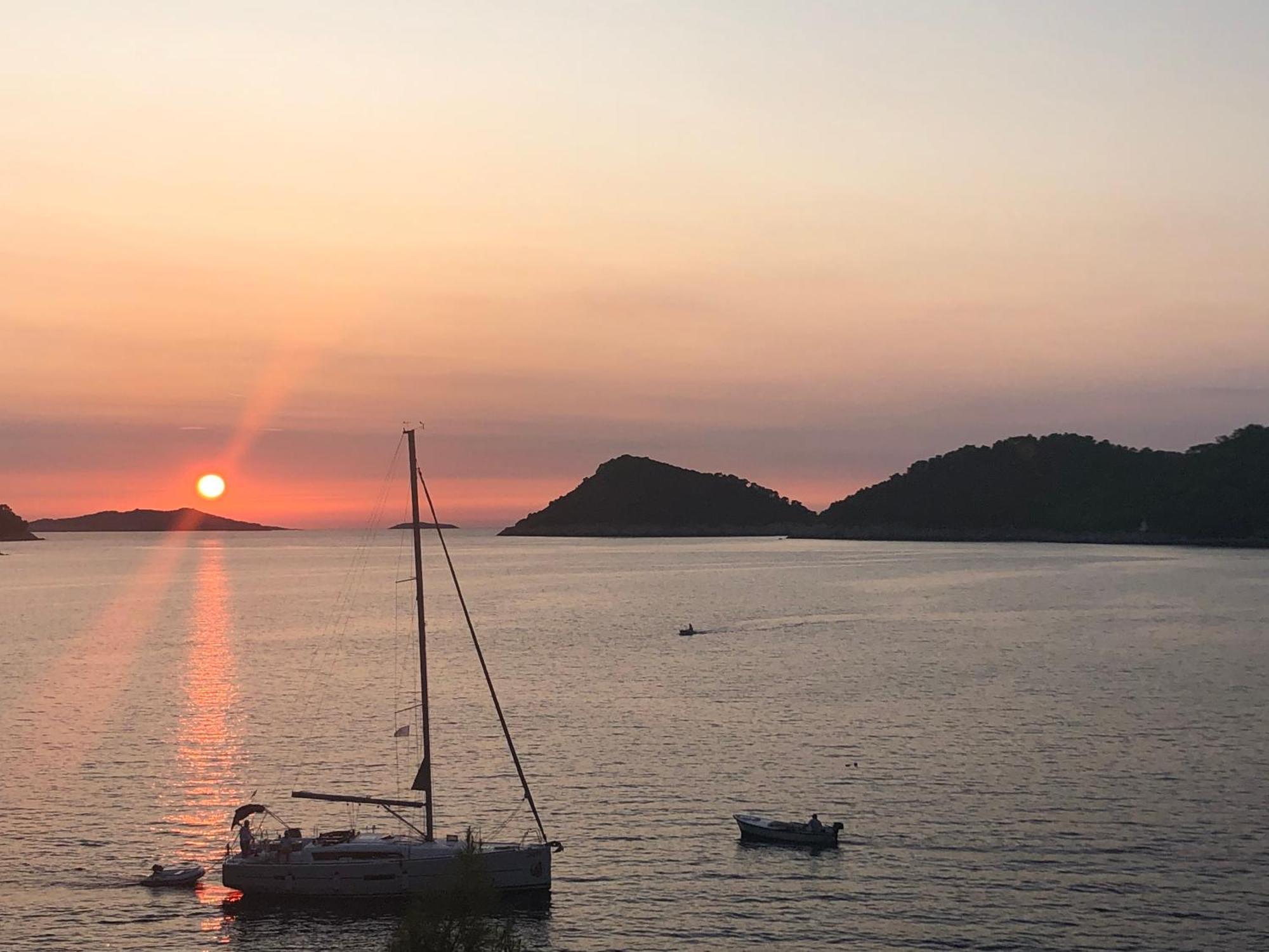 Villa Iva Lastovo Uble エクステリア 写真